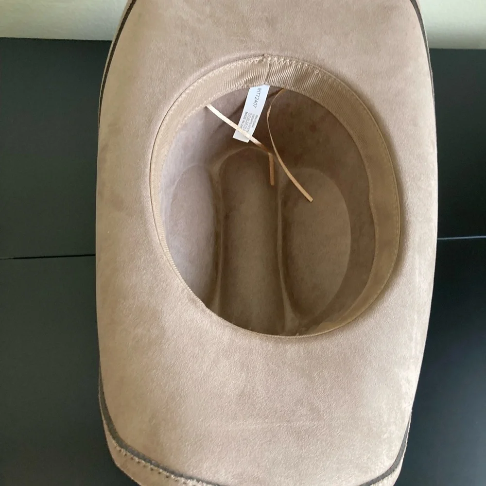Illuma Taupe Faux Suede Western Cowboy Hat Silver Concho Band NWT